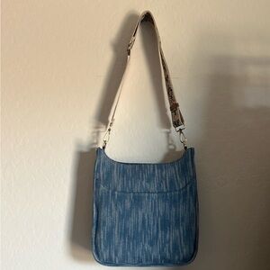 DS Bags Denim
NWT
Women's Handbag Large
Size Shoulder Strap